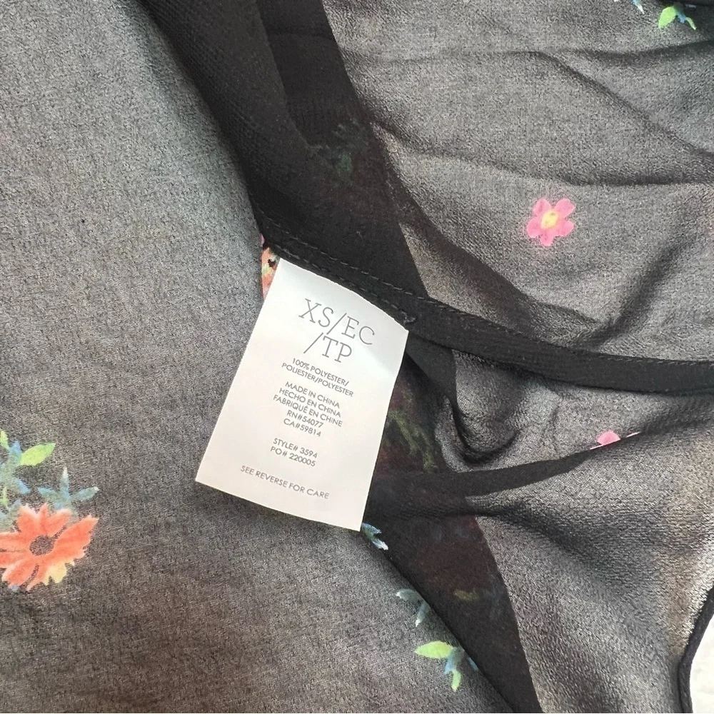 cabi Blooming Blouse Style 3594 Black Floral Size XS - Picture 9 of 12